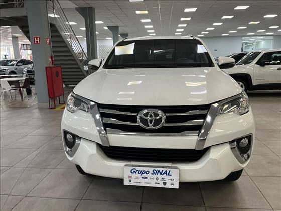 TOYOTA HILUX SW4 2.7 SRV 7 LUGARES 4X2 16V FLEX 4P AUTOMÁTICO